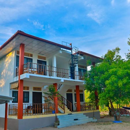 Autumn Moon Beach Cabanas Tangalle Buitenkant foto