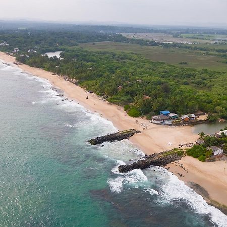 Autumn Moon Beach Cabanas Tangalle Buitenkant foto