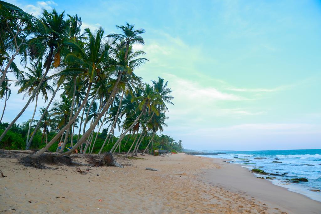 Autumn Moon Beach Cabanas Tangalle Buitenkant foto