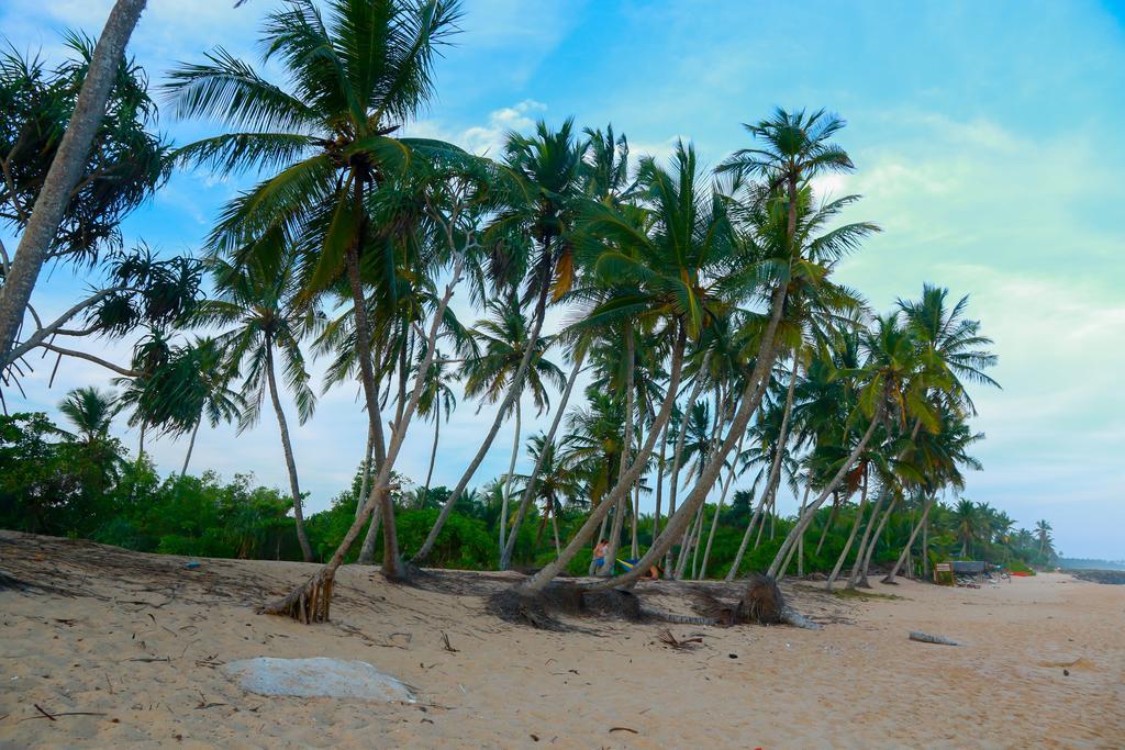 Autumn Moon Beach Cabanas Tangalle Buitenkant foto