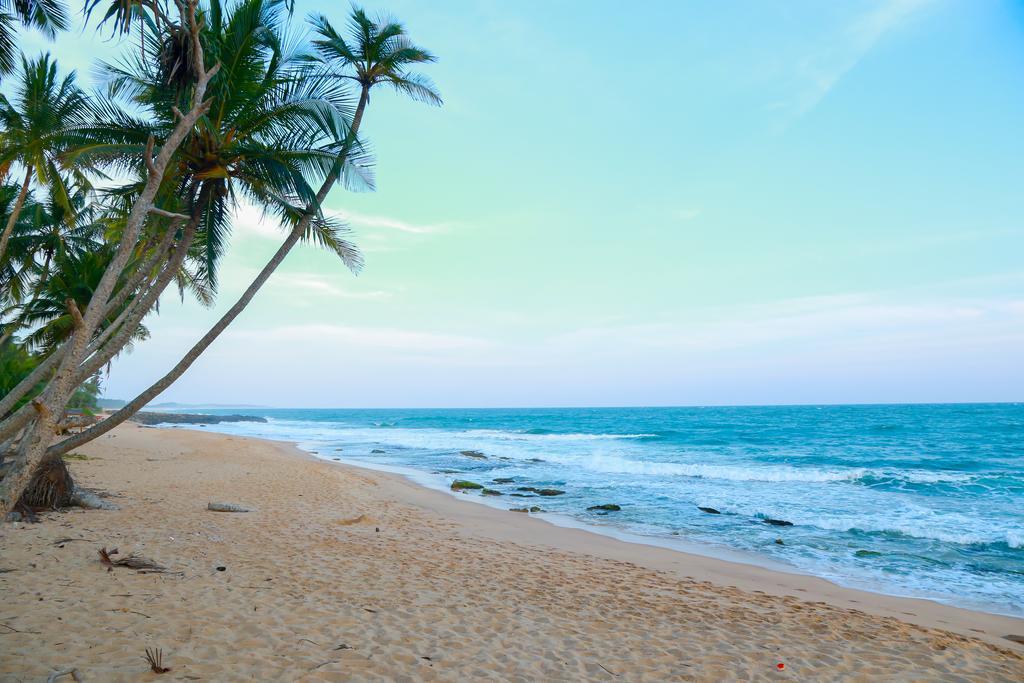 Autumn Moon Beach Cabanas Tangalle Buitenkant foto