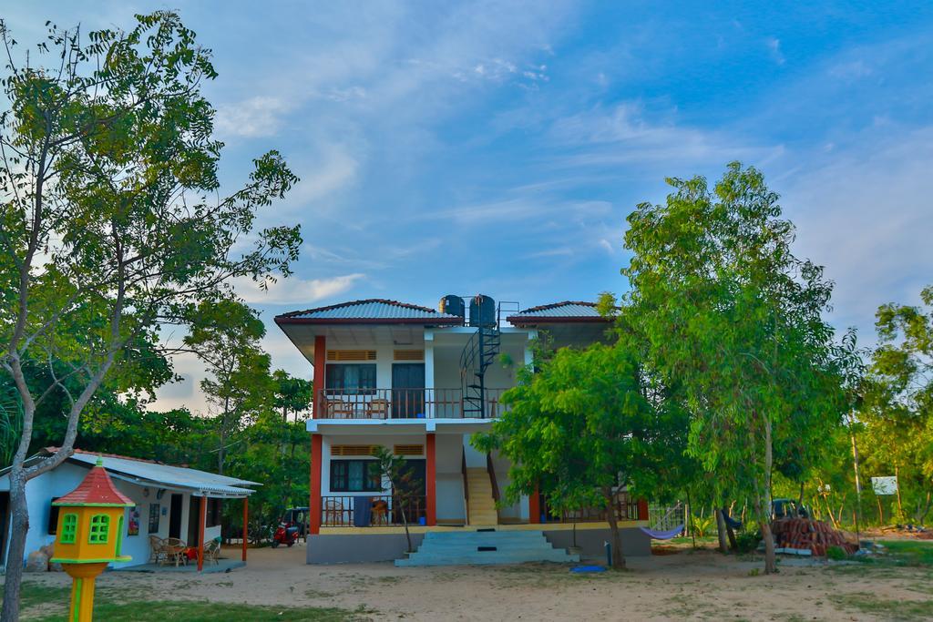 Autumn Moon Beach Cabanas Tangalle Buitenkant foto
