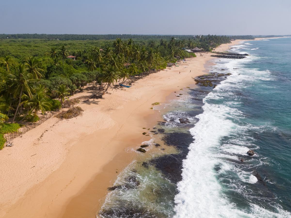 Autumn Moon Beach Cabanas Tangalle Buitenkant foto