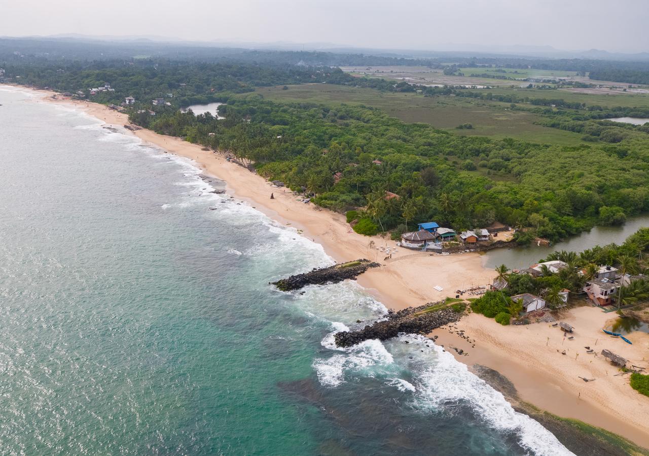 Autumn Moon Beach Cabanas Tangalle Buitenkant foto